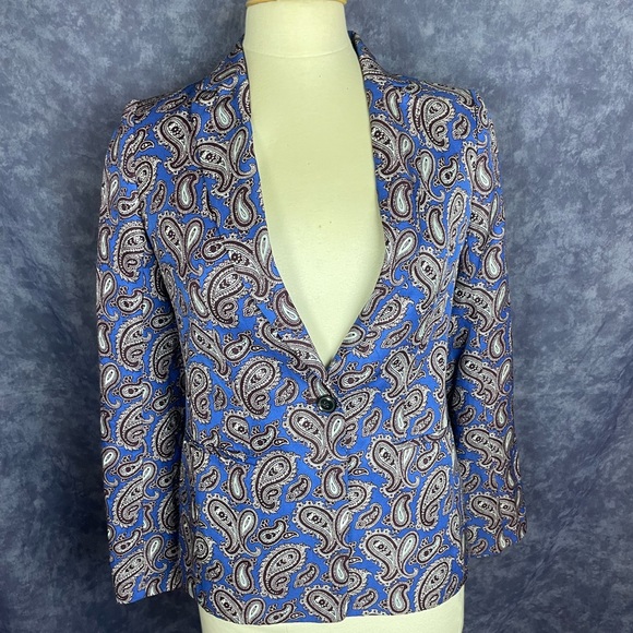 Banana Republic Jackets & Blazers - Banana Republic paisley blazer with button details